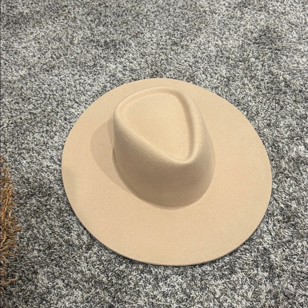 New Gigi Pip DAKOTA TRIANGLE CROWN HAT - CREAM BLEMISHED - Picture 6 of 7